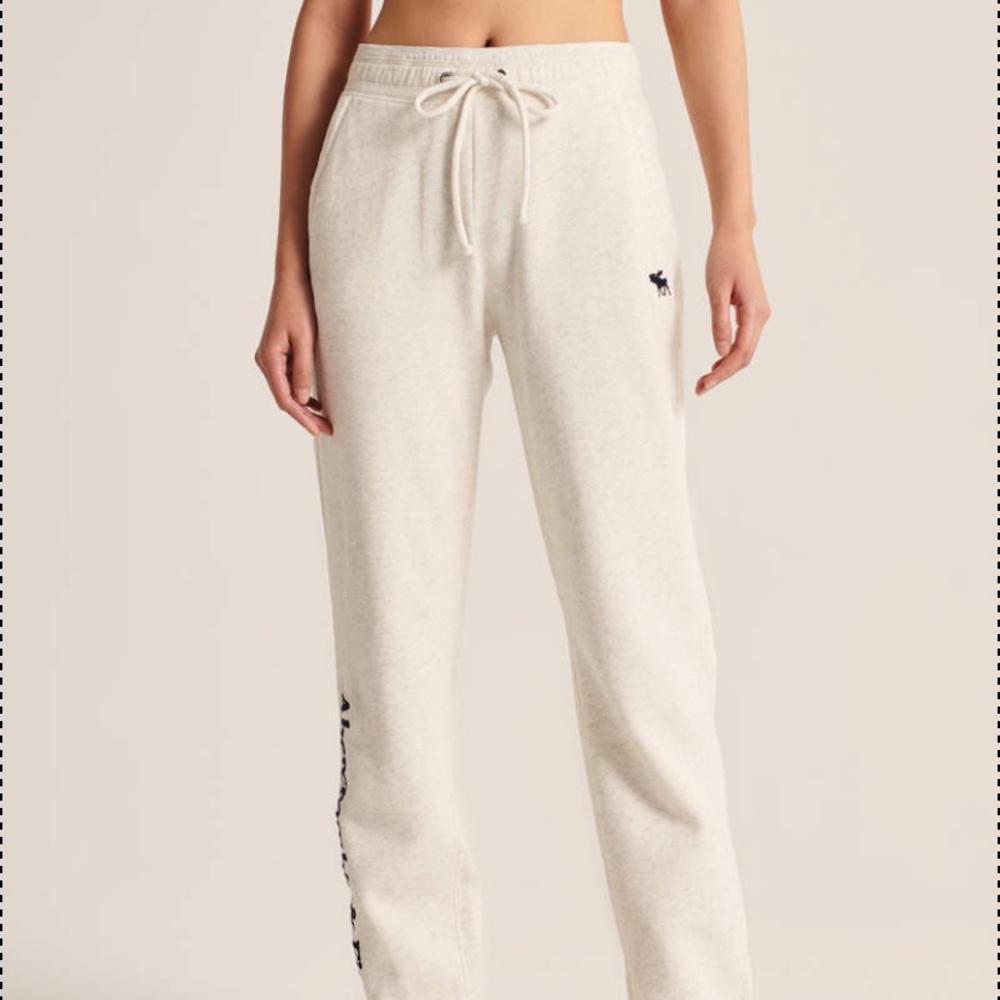 Abercrombie & Fitch logo sweatpants